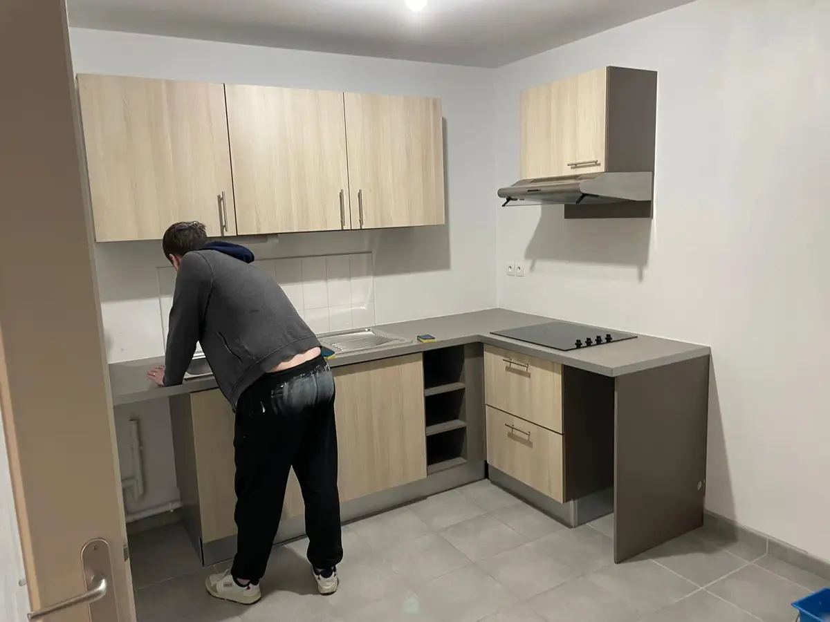 Cuisine neuve installée dans un logement vide